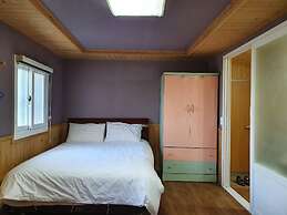 Seogwipo Livingstone Pension