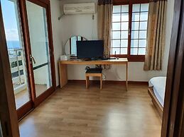 Seogwipo Livingstone Pension