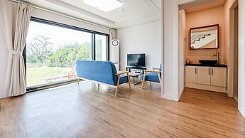 Jeju Damongchae Pension