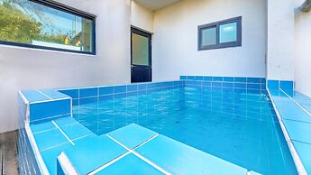 Jeju Damongchae Pension