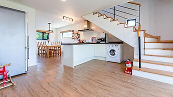 Jeju Damongchae Pension