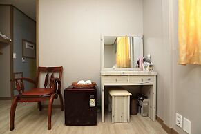 Jeju Ophirhouse Pension