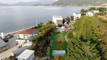 Geoje Rockspa Pension