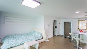 Geoje Rockspa Pension