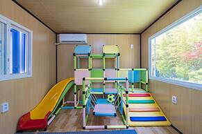 Geoje Rockspa Pension