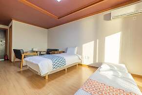 Geoje Rockspa Pension