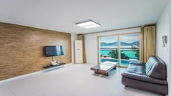 Geoje Rockspa Pension