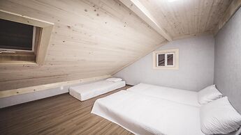 Jeju Ppalkanpungcha Pension