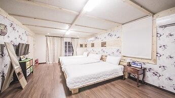 Jeju Ppalkanpungcha Pension