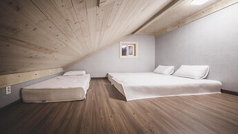 Jeju Ppalkanpungcha Pension