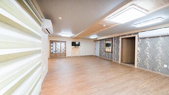 Jeju Ppalkanpungcha Pension