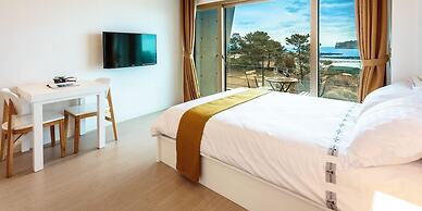 Seogwipo Etier Resort