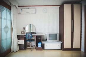 Seogwipo Jejuhae-anhyuyang Pension