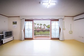 Seogwipo Jejuhae-anhyuyang Pension