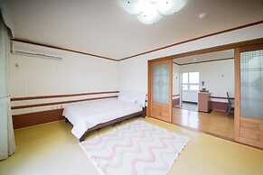 Seogwipo Jejuhae-anhyuyang Pension