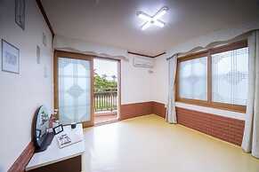 Seogwipo Jejuhae-anhyuyang Pension