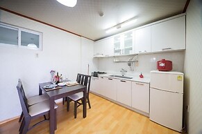 Seogwipo Jejuhae-anhyuyang Pension