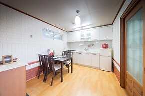 Seogwipo Jejuhae-anhyuyang Pension