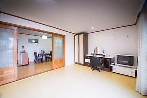 Seogwipo Jejuhae-anhyuyang Pension