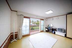 Seogwipo Jejuhae-anhyuyang Pension
