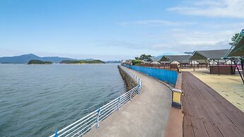 Goseong Bluewhale Glamping