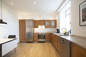 Exclusive 2 Bedroom Apartment