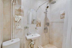 Travelto Poltavskaya 5