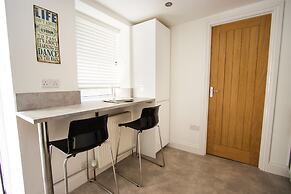 Stunning 1 Bedroom Apartment - Plymouth