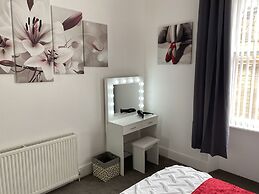 Impeccable 1-bed Apartment Perth a Home From Home