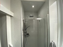 Impeccable 1-bed Apartment Perth a Home From Home