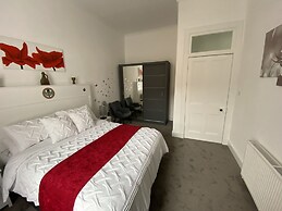 Impeccable 1-bed Apartment Perth a Home From Home