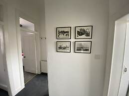 Impeccable 1-bed Apartment Perth a Home From Home