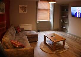 Pitlochry Stay-sleeps 3-central & Connected