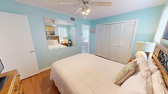 SPC 1001 is a Pet Friendly 1 BR close to pool by RedAwning