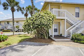 SPC 1001 is a Pet Friendly 1 BR close to pool by RedAwning