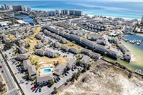 SPC 1001 is a Pet Friendly 1 BR close to pool by RedAwning