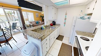 SPC 1001 is a Pet Friendly 1 BR close to pool by RedAwning