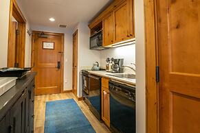 Studio Efficiency Unit With Balcony Over Mountaineer Square 1 Bedroom 