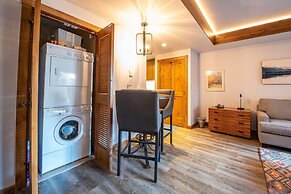 Studio Efficiency Unit With Balcony Over Mountaineer Square 1 Bedroom 