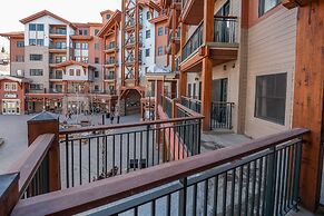 Studio Efficiency Unit With Balcony Over Mountaineer Square 1 Bedroom 