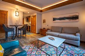 Studio Efficiency Unit With Balcony Over Mountaineer Square 1 Bedroom 