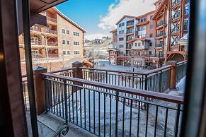 Studio Efficiency Unit With Balcony Over Mountaineer Square 1 Bedroom 