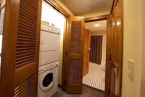 Two Bedroom Condo with a Balcony in Mountaineer Square 2 Condo - No Cl