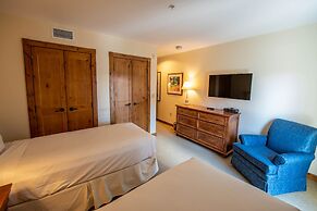 Spacious 3 Bedroom Condo with Balcony in Mountaineer Square 3 Condo - 