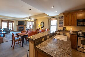 Two Bedroom Condo with Balcony over Mountaineer Square - Just Steps fr