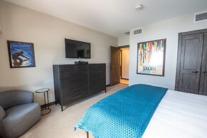 Three Bedroom Mountain Chic 6th Floor Penthouse with Amazing View 3 Co