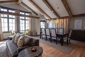 Three Bedroom Mountain Chic 6th Floor Penthouse with Amazing View 3 Co