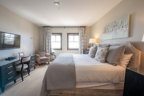 Three Bedroom Mountain Chic 6th Floor Penthouse with Amazing View 3 Co