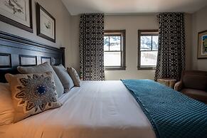 Three Bedroom Mountain Chic 6th Floor Penthouse with Amazing View 3 Co