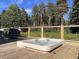 Hollicarrs - Dragonfly Lodge